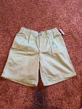 Amazon Essentials size small green shorts